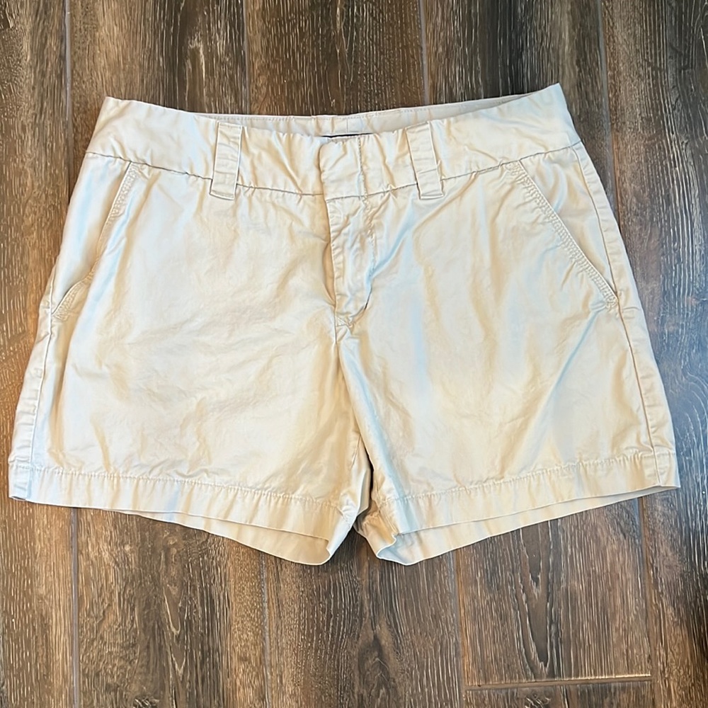 Tommy Hilfiger khaki shorts